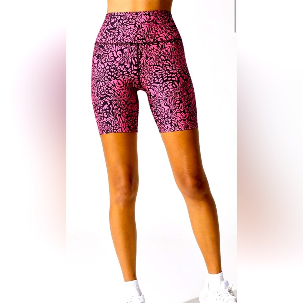Carbon38 Swirly Leopard Printed Biker Short in pink/black, size small, like new!